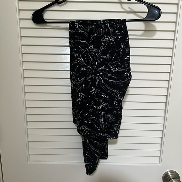 CJLA Marble Yoga Pants - Picture 4 of 4